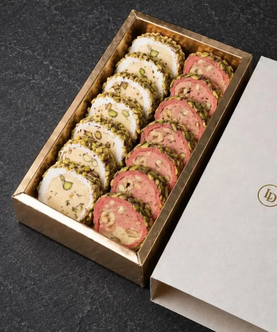 Haselnusscreme mit Pistazien und Erdbeeren mit Mandeln – Premium Turkish Delight Set